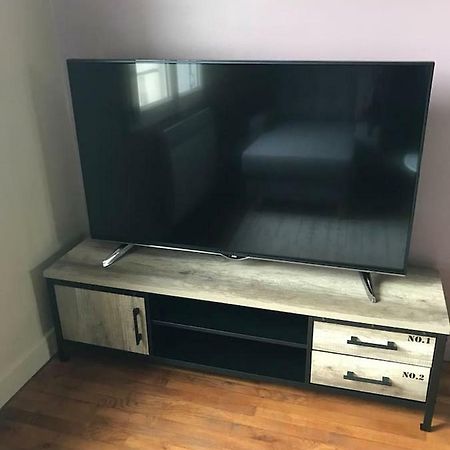 Appartement De Charme En Plein Coeur Du Centre Ville De Compiègne מראה חיצוני תמונה