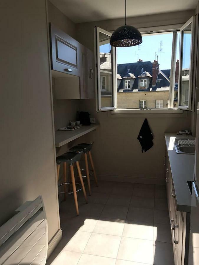 Appartement De Charme En Plein Coeur Du Centre Ville De Compiègne מראה חיצוני תמונה